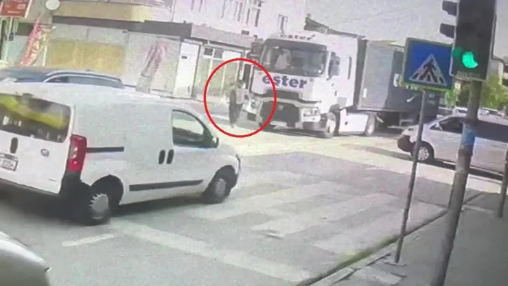 Yaya tırın altında kalmıştı, işte o anlar