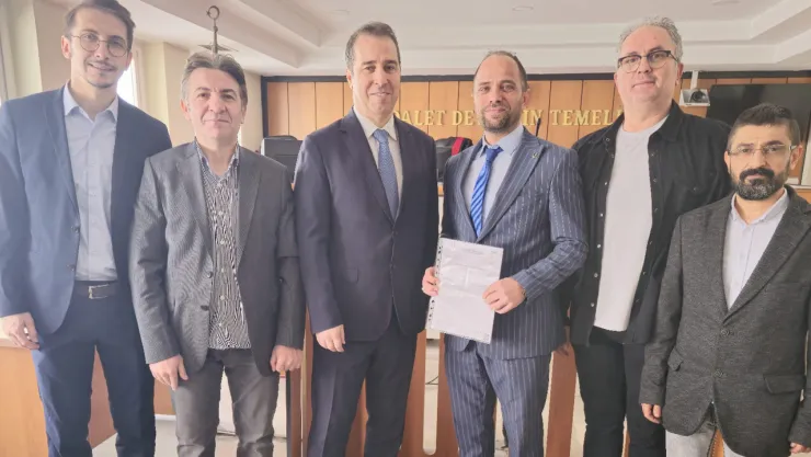 Yeniden Refah Partisi İzmit İlçe Başkanı mazbatasını aldı