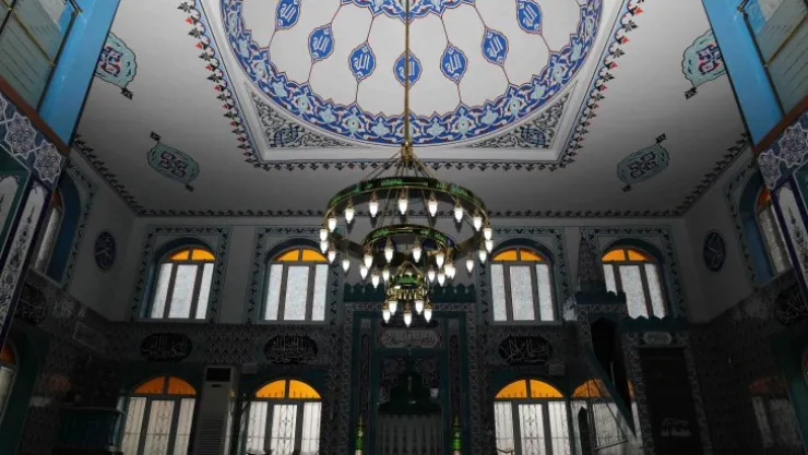 Yenidoğan Camii ibadete açıldı