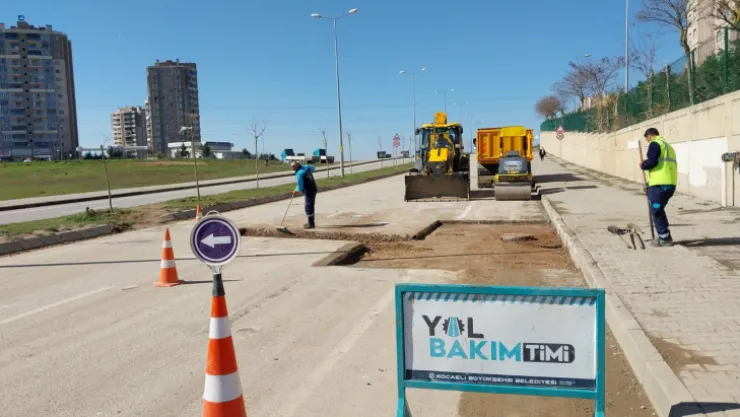 Yol Bakım Timi bozuk yol bırakmıyor