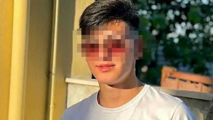 19 yaşındaki genç yolda yürürken bıçaklandı