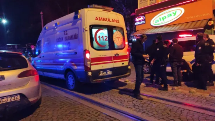 Yolda yürürken husumetlisi tarafından bıçaklandı
