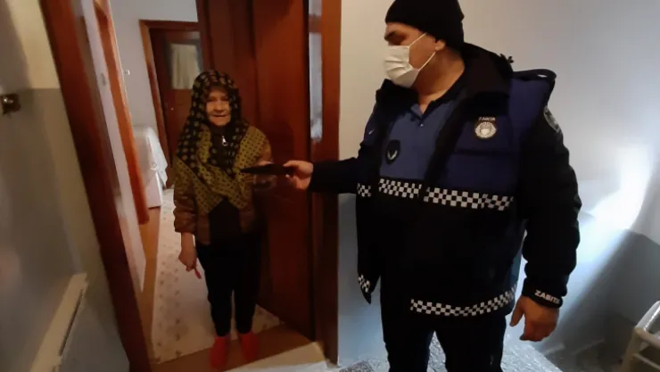 Yürüyüş Yolunda bulunan cüzdan sahibine ulaştı