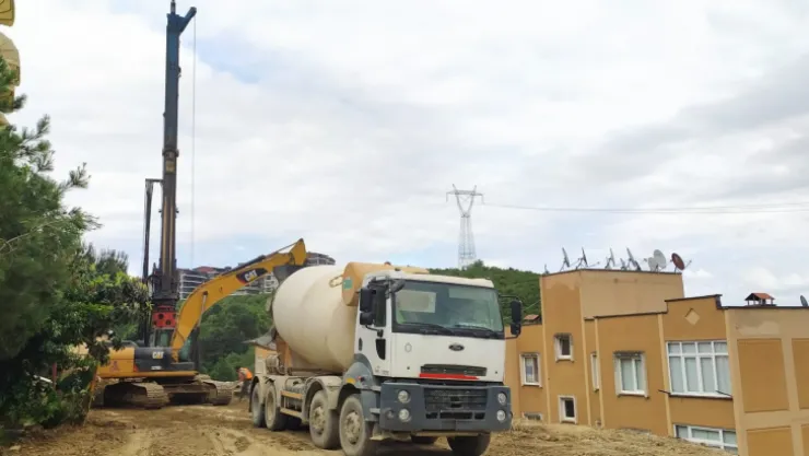 Yuvam Akarca'da 86 adet fore kazık çakıldı