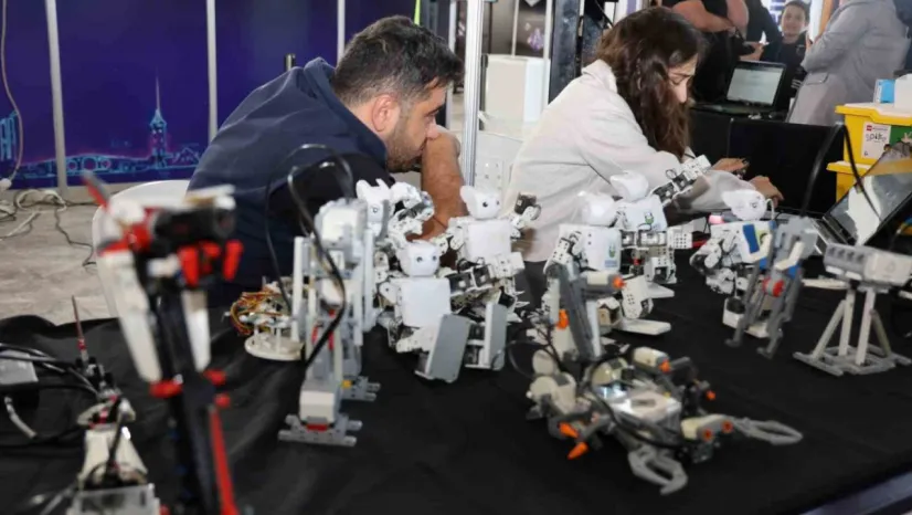 Bilişim Fuarı stantlarına 7'den 70'e yoğun ilgi