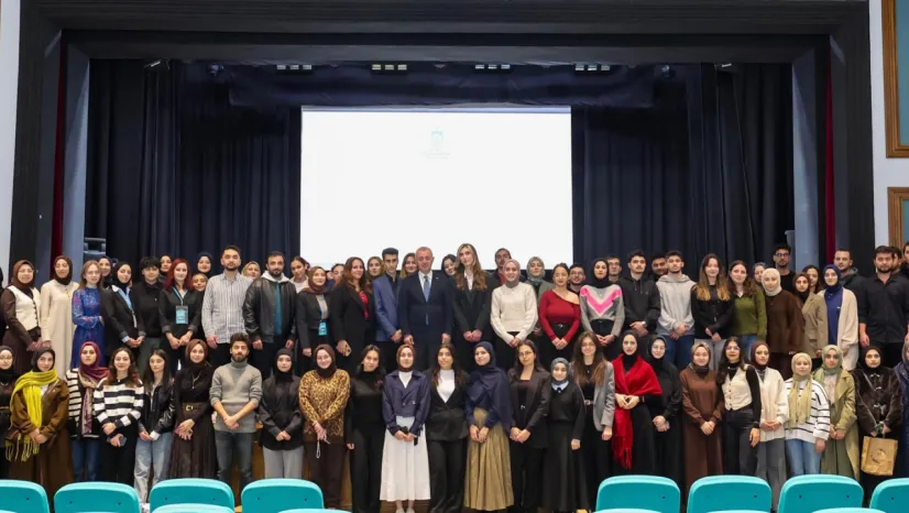 Büyükakın geleceğin lider adayları ile bir araya geldi