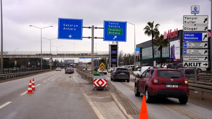 D-100'deki riskli kavşaklara çarpışma yastığı önlemi