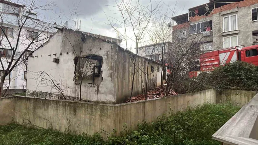 Gebze'de metruk evde yangın çıktı