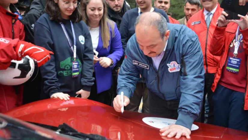 İnsansız hava araçları hünerlerini sergilediler