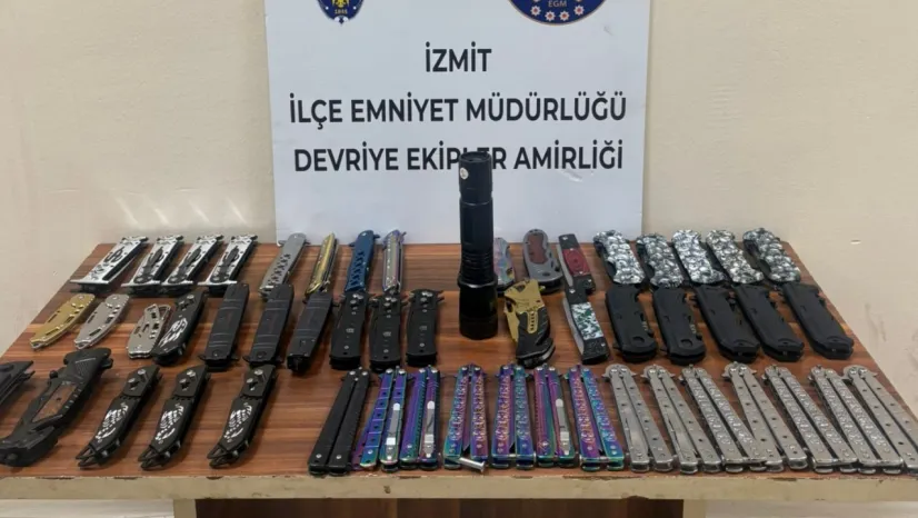 İzmit'te iki çocuğun üzerinde 52 kesici alet ele geçirildi