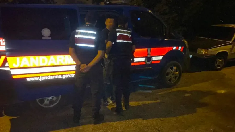 Jandarma adım adım takip etti, yüklü miktarda uyuşturucu ele geçirildi