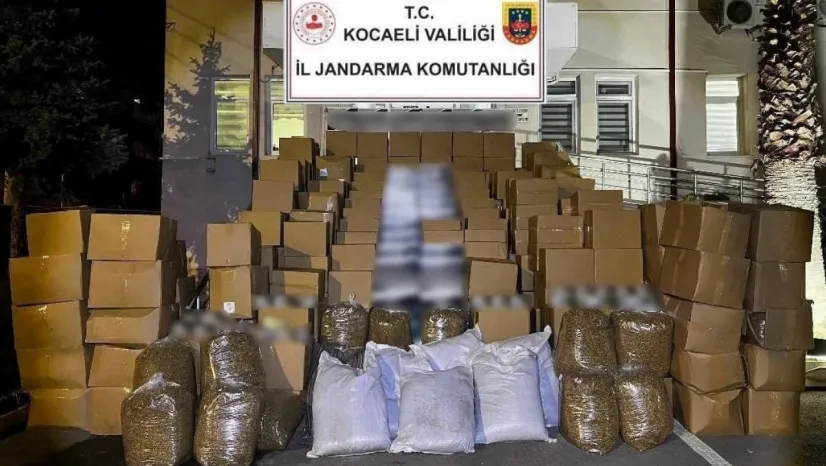 Kocaeli'de 6,3 milyon liralık makaron ve tütün ele geçirildi