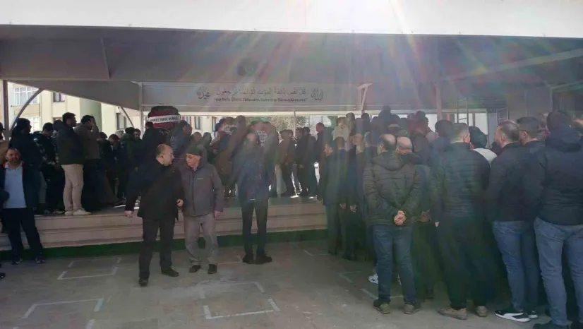 Kocaeli'de forkliftin altında kalan işçi son yolculuğuna uğurlandı