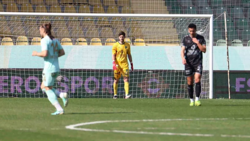 Kocaelispor, kaleci Batuhan Şen'in opsiyonunu kullanmadı