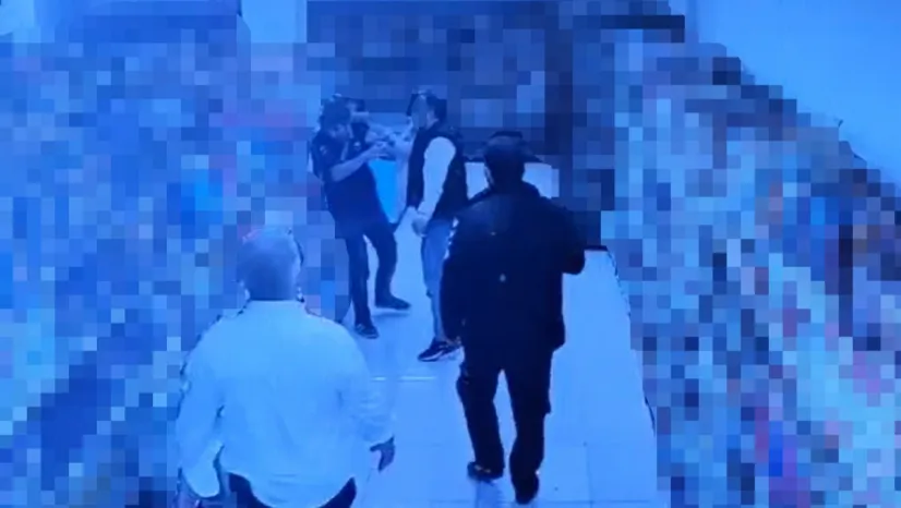 Markette şeker dökme kavgası kameralarda!