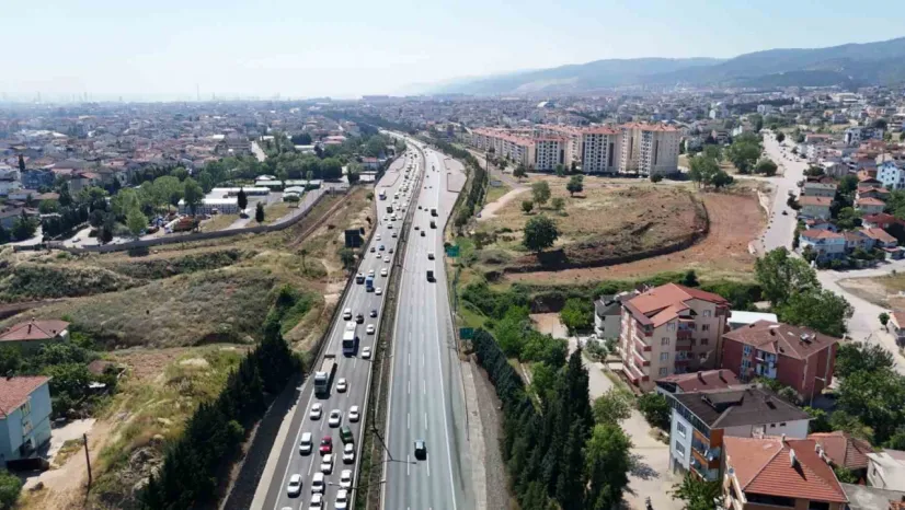 Tatilciler erkenden yola çıktı, TEM'de zaman zaman kuyruk oluşuyor