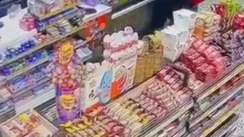 Alkollü müşteri, akaryakıt istasyonu çalışanını darbetti