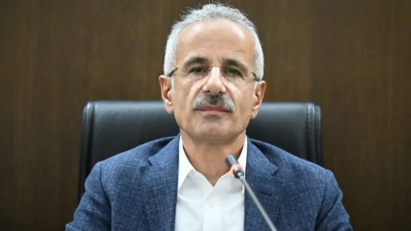 Bakan Uraloğlu'ndan Gebze'de çöken bina hakkında açıklama