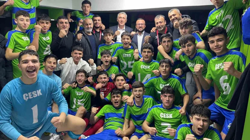 U-16 Futbol Takımı şampiyon oldu