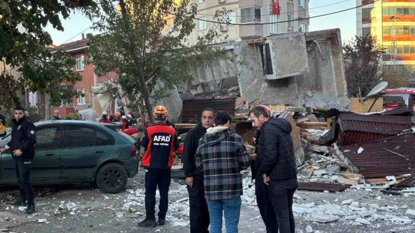 Enkaz altında kaç kişi var?