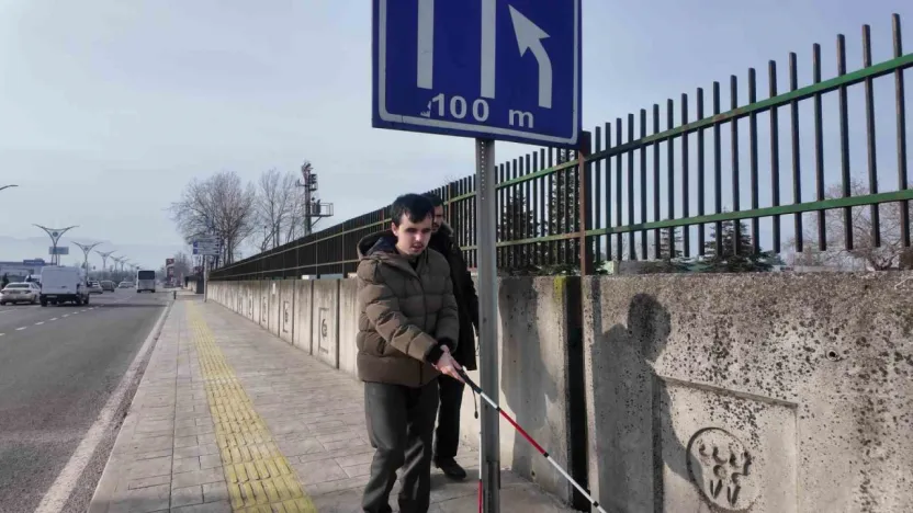 Görme engellilerin şehirdeki zorlu mücadelesi