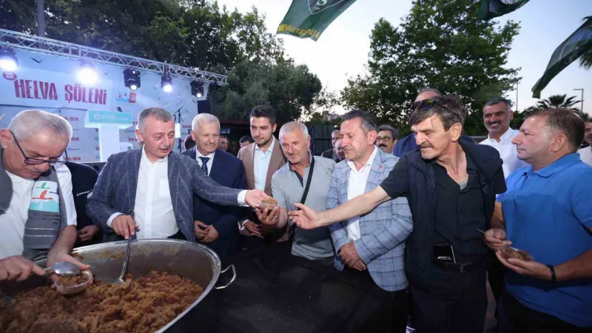 Kocaeli'de helva şöleni coşkusu