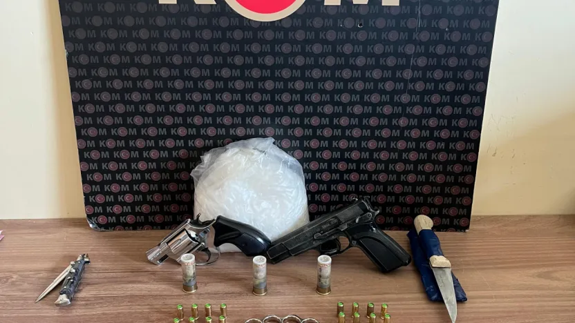 Kocaeli'de kaçak silah ve uyuşturucu operasyonu: 7 gözaltı