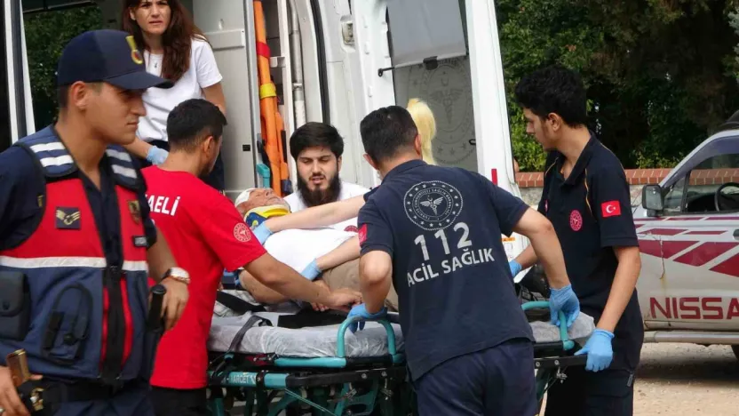Kocaeli'de otomobiller çarpıştı: 2'si çocuk 8 yaralı