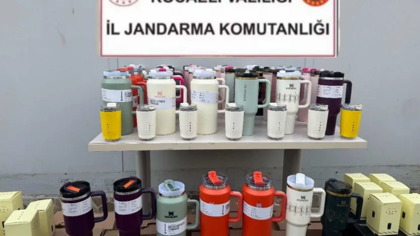 Kocaeli'de piyasa değeri yüksek ünlü markaya ait 100 termos ele geçirildi