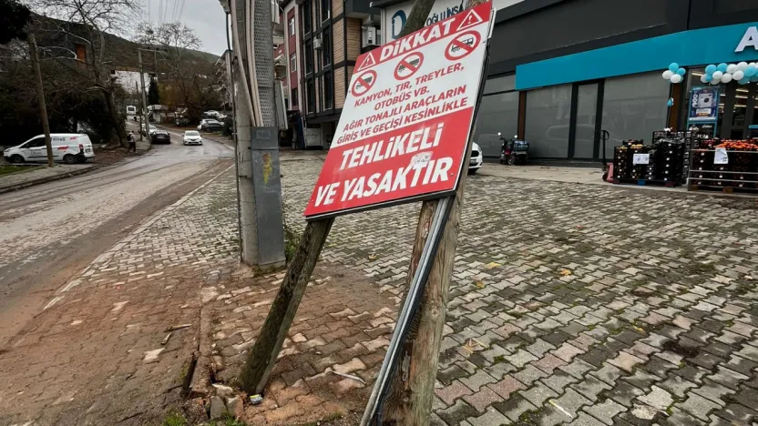 Kocaeli'deki bu Telekom direkleri tehlike saçıyor