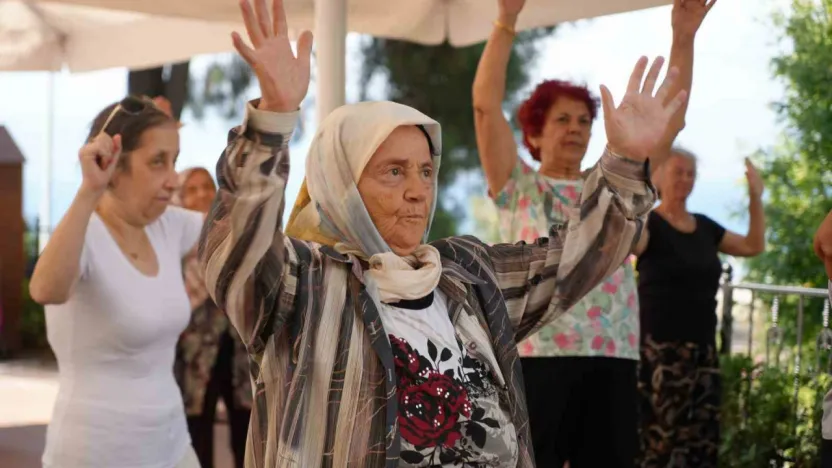 Kocaeli'nin çınarları ikinci baharlarını kulüpte yaşıyor