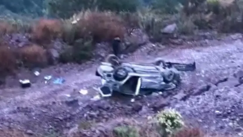 Kontrolden çıkan otomobil şarampole yuvarlandı