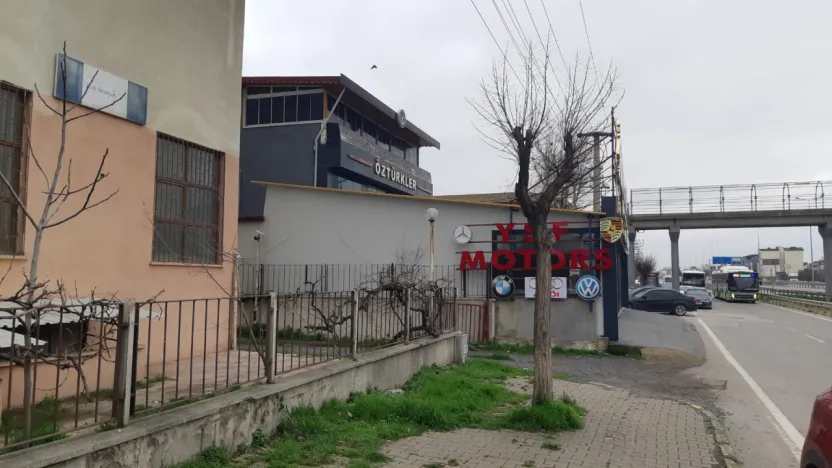 Okulun yanında lojistik parkına kim izin verdi?