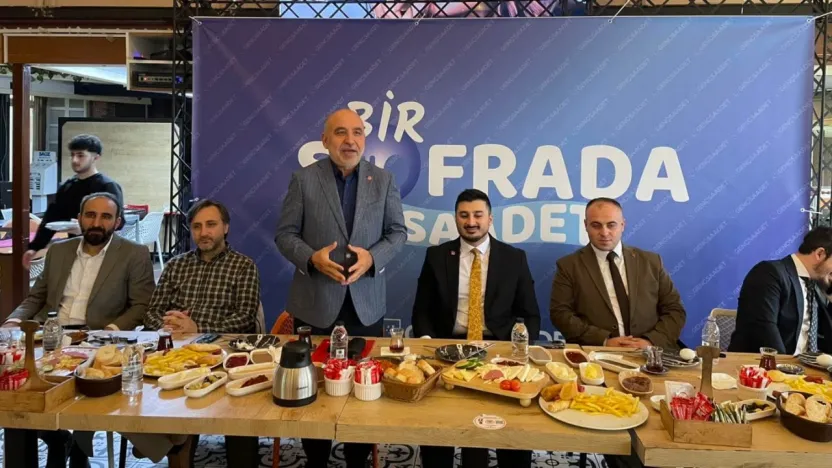 Saadet Partisi gençlerle gündemi değerlendirdi
