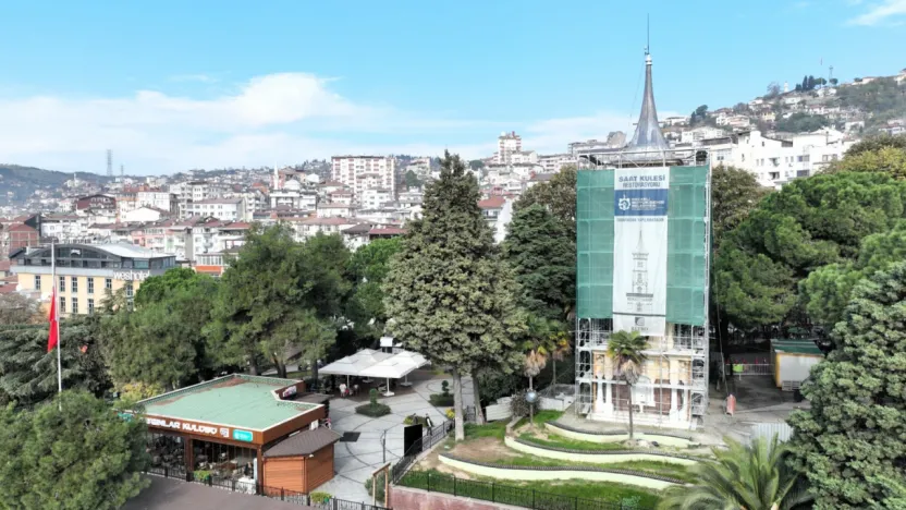 Saat Kulesi'nde dur durak yok