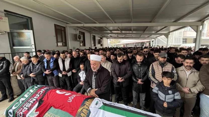 Silahlı kavgada hayatını kaybeden futbolcuya son veda
