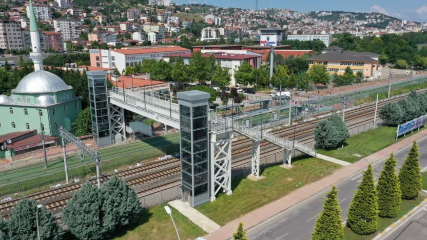 Son 6 yılda 18 yeni üst geçit, 38 engelli asansörü