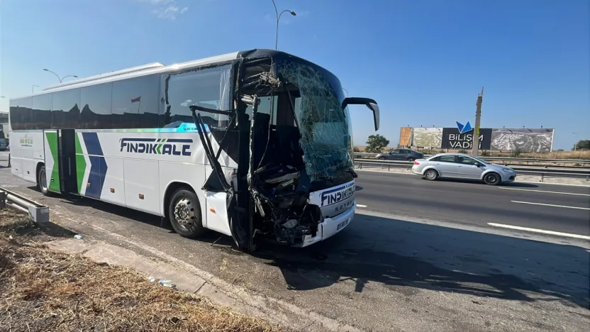 TEM'deki kazada ağır yaralanan hostes hayatını kaybetti