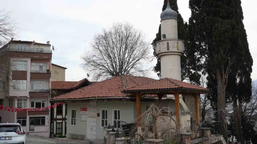 Yumurta parasıyla yapılan 395 yıllık cami restorasyona alındı
