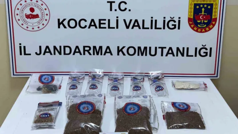 Yüzlerce genci zehirleyeceklerdi, jandarma narkotik timleri yakaladı