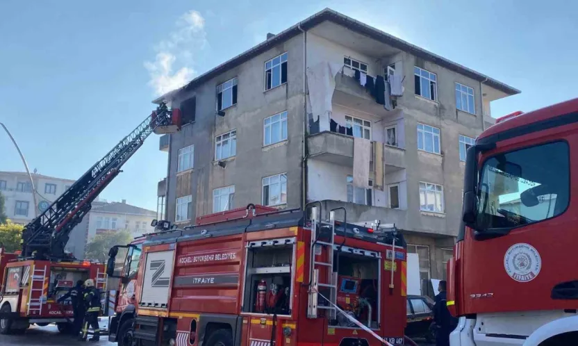 4 katlı binada yangın paniği