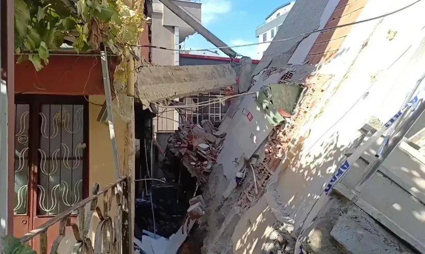 Deprem oldu sandık, evimizde ciddi hasar oluştu