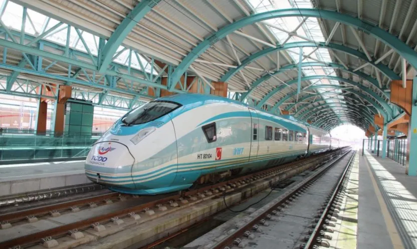 5 vagona düşürülen tren bile boş gidiyor