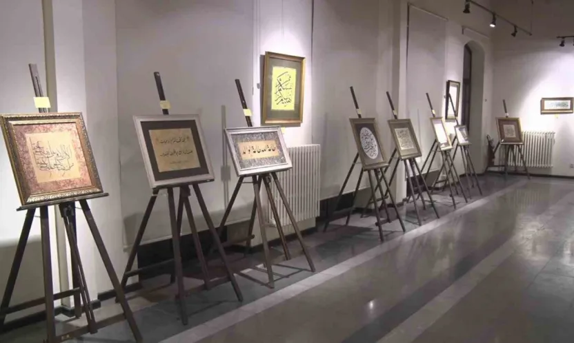 Ailenin önemi, hat sanatının zarafetiyle yorumlandı