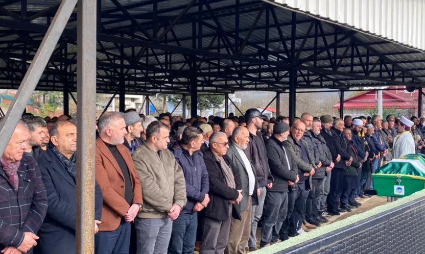 Ali Dere toprağa verildi