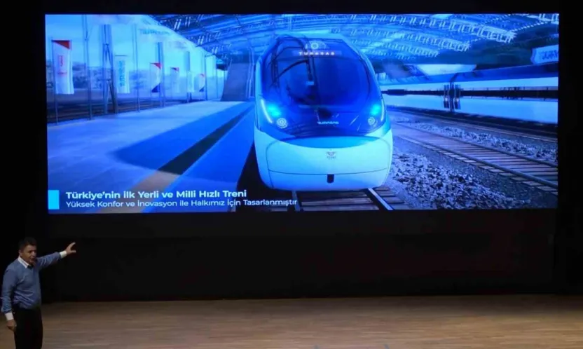 Bakan Yardımcısı Boyraz, gençlere milli hızlı treni tanıttı