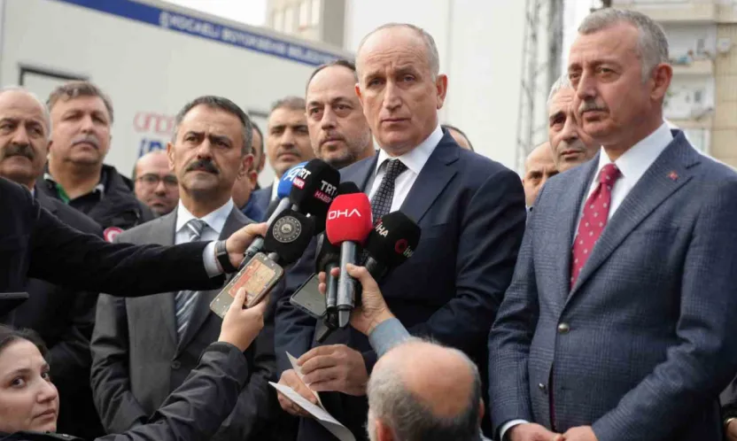 Bakan Yardımcısı Bulut'tan Gebze'de çöken bina hakkında açıklama