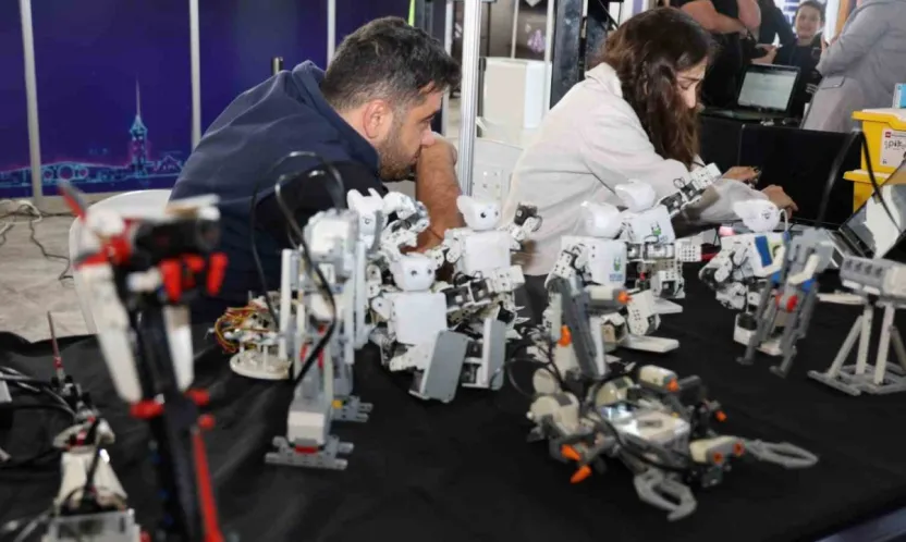 Bilişim Fuarı stantlarına 7'den 70'e yoğun ilgi