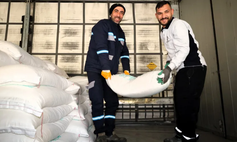 Büyükşehir'den arıcılara yüzde 50 hibeli arı yemi