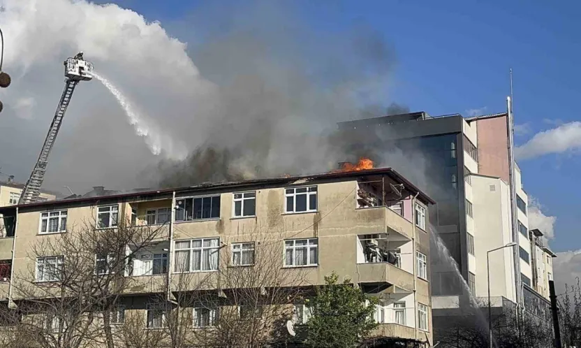 Çatı onarımı sırasında yangın çıktı